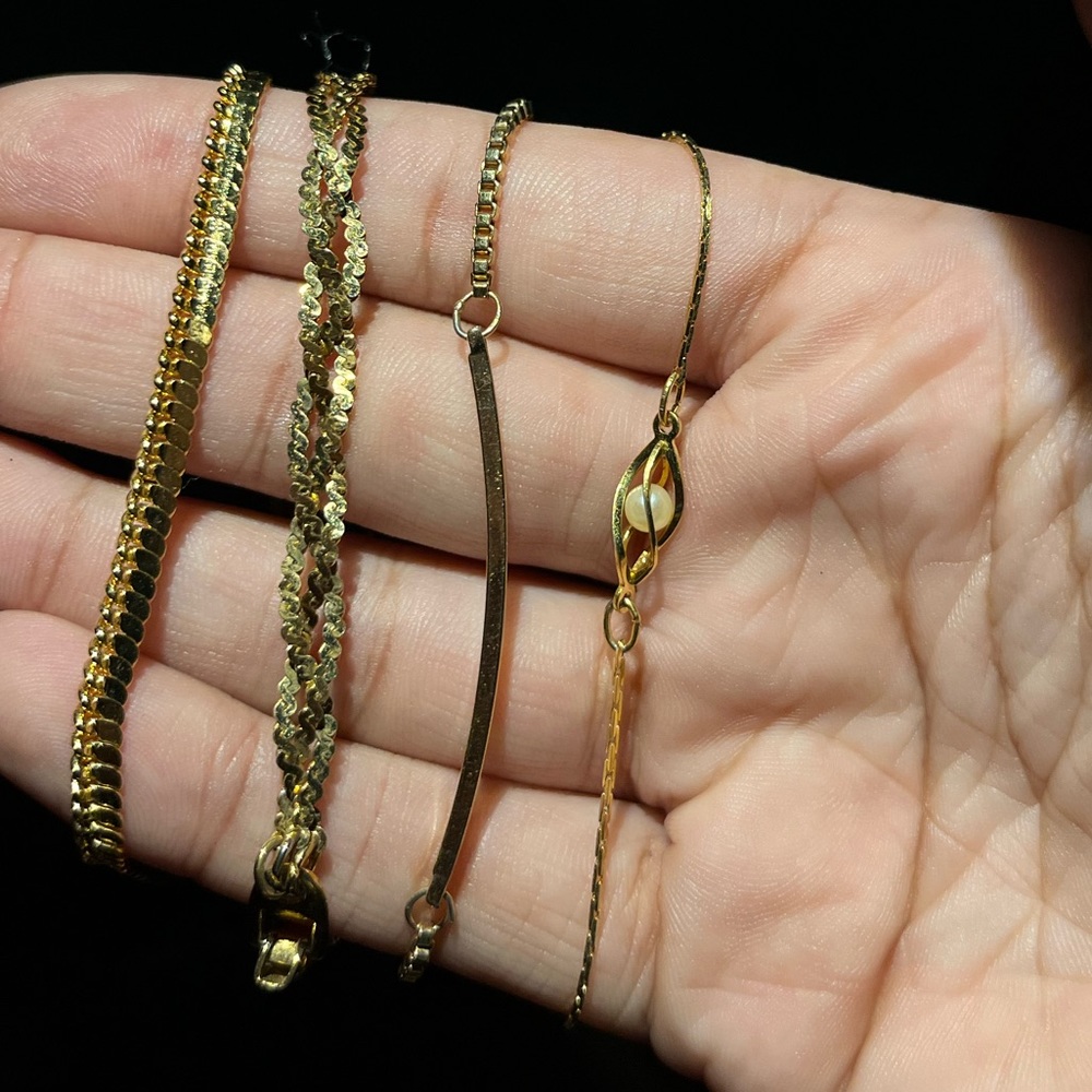 Lot of 4 Avon Dainty Gold Toned Ladies Bracelets
